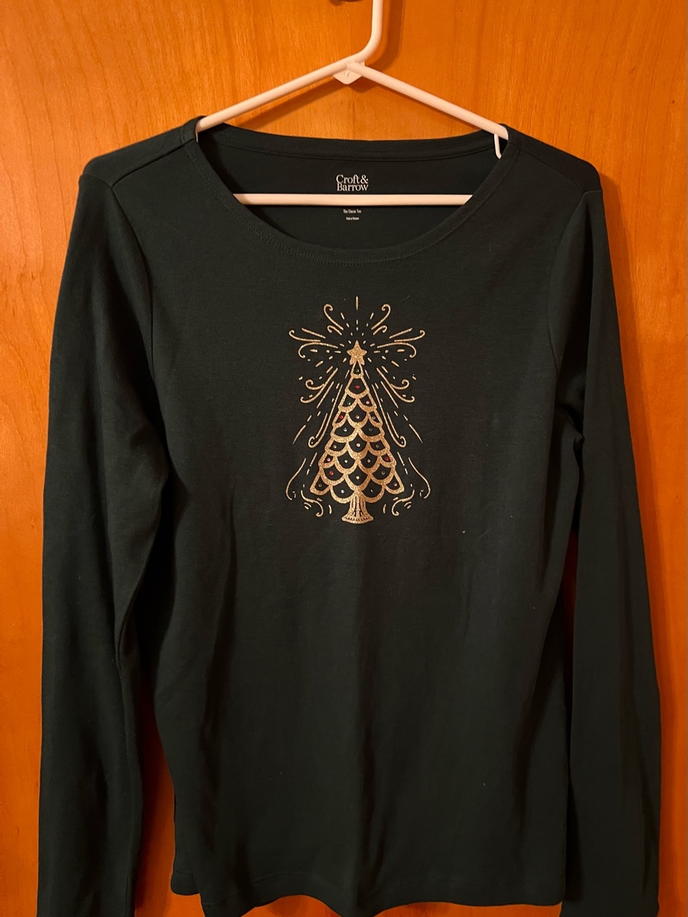 croft & barrow Dark Green Long-Sleeve Tee with Gold Tree Graphic